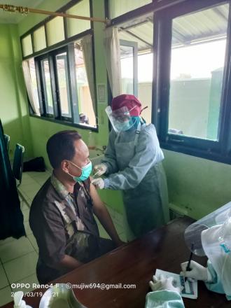 Vaksinasi Covid -19 Pamong Kalurahan Trimulyo