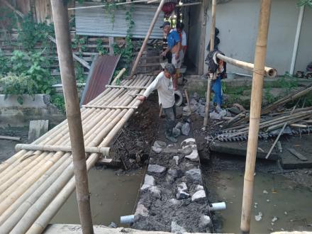Pembangunan Saluran Air Hujan di Karangsemut RT 07