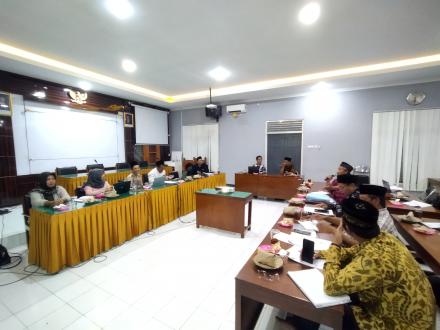 Rapat Tindak Lanjut Evaluasi Panewu Tehadap 3 Raperkal, termasuk tentang APBKAL TA 2025