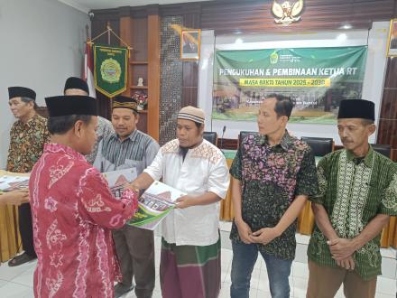 Pengukuhan Ketua RT Kalurahan Trimulyo Periode 2025 - 2030