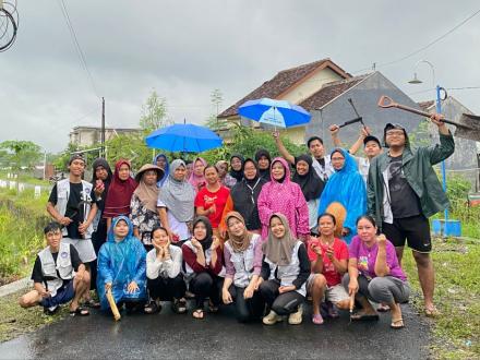 Mahasiswa KKN UNY 2025 Gandeng KWT Tengulan Manfaatkan Lahan Tidur